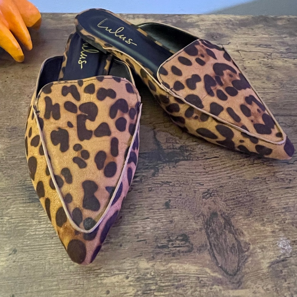 Lulus Cheetah Print Slides / Flats - image 1